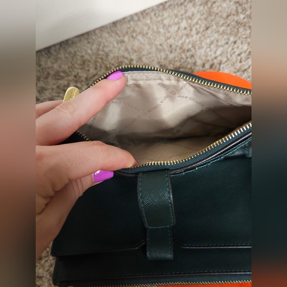 LIKE NEW Michael Kors Jet Set Racing Green Double Zip Saffiano Leather Wristlet - Picture 8 of 13